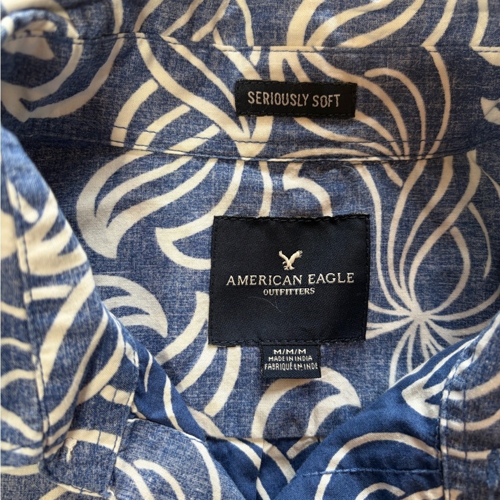 American Eagle Seriously Soft blue short-sleeve button-down shirt - Picture 7 of 13